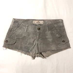 Hollister Cargo Khaki Green Low-rise Shorts